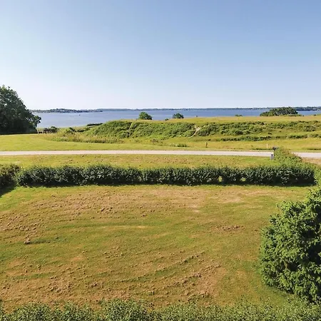 Three-bedroom In בית נופש Egernsund
